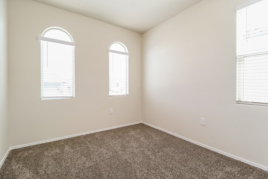 Building Photo - 4859 E Rhodium Dr