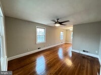 Building Photo - 1600 Princess St