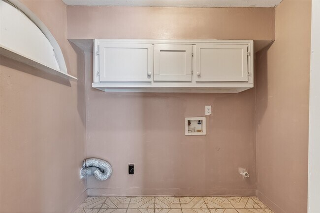 Building Photo - 968 Garapan St