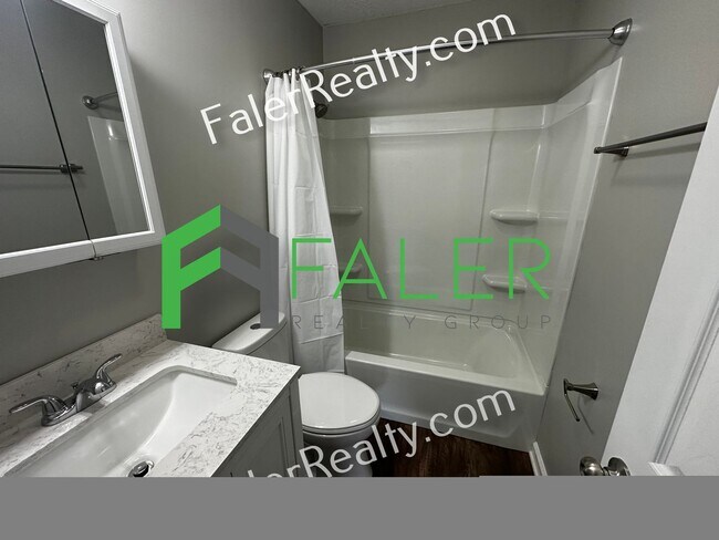 Building Photo - Beautifully Remodeled Home - Available NOW!