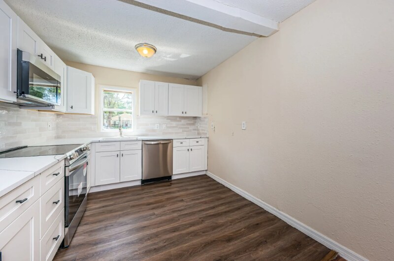 Building Photo - 1104 E Genesee St