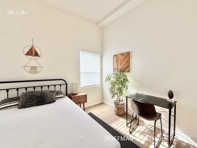 Building Photo - 1467 Fairbanks Pl