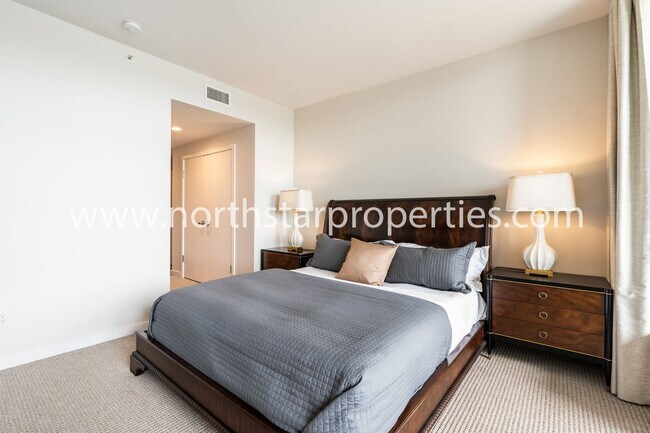 Building Photo - Unobstructed Views at The Strand