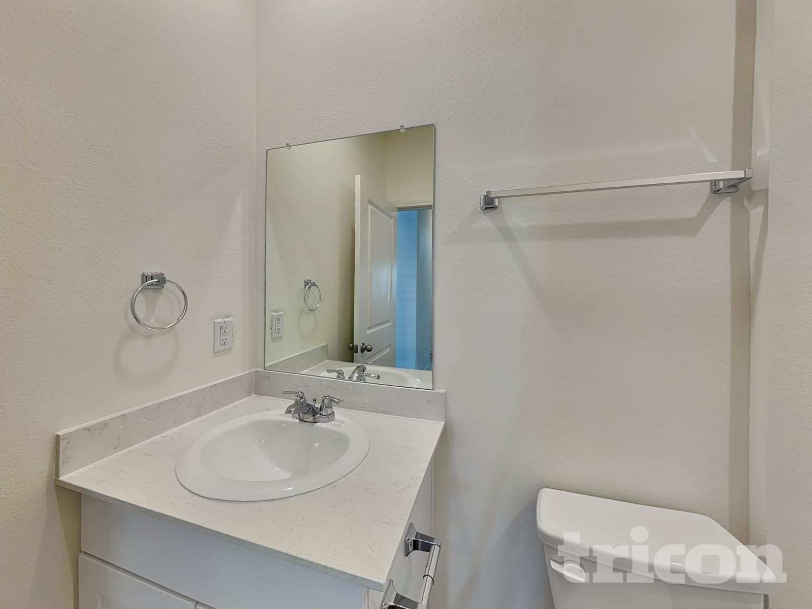 Building Photo - 12713 Big Rnch Rd