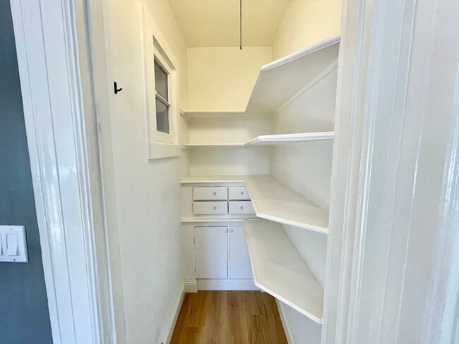 Building Photo - Prime Noe Valley 3Br/1.5Ba Top Floor Flat w/Laundry, Storage – A MUST SEE! PROGRESSIVE