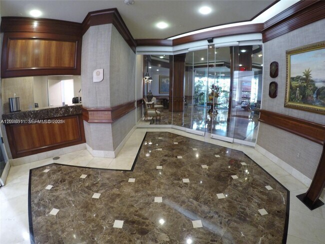 Building Photo - 20185 E Country Club Dr
