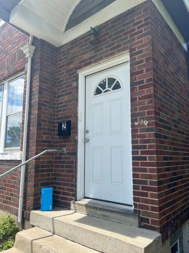 Building Photo - 682 Greenwood Ave