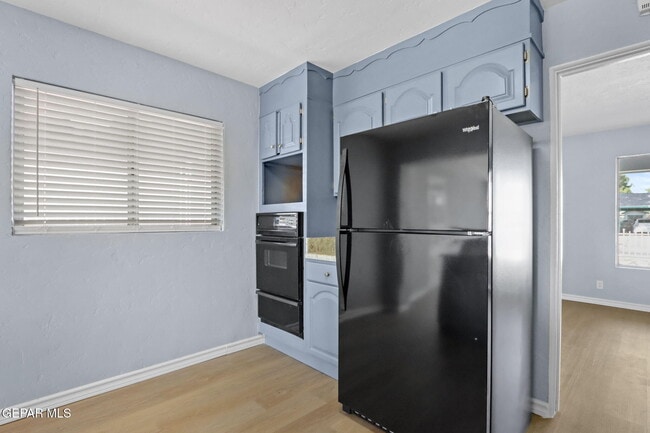 Building Photo - 390 Arvin Cir