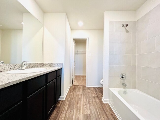 Building Photo - Gorgeous 3 bedroom | 2.5 bath home in great location!