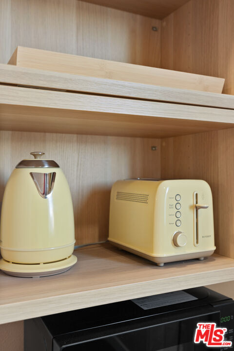 Building Photo - 630 W 28th St