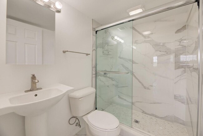 Building Photo - 1017 NW 30th Ct