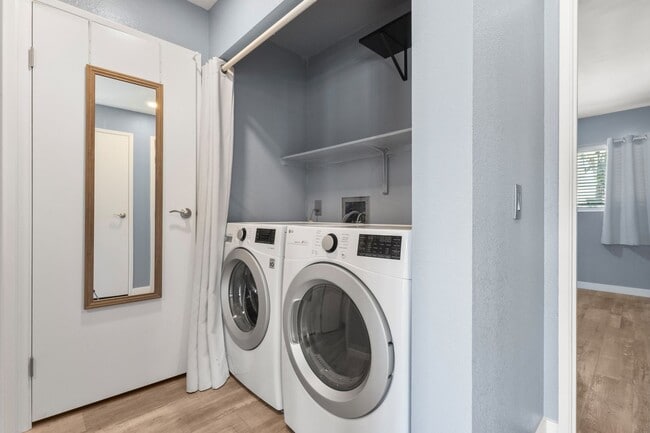Building Photo - Discover this top-floor, two-bedroom, one-...