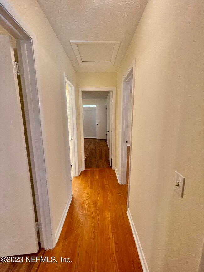 Building Photo - 5391 Golf Course Dr