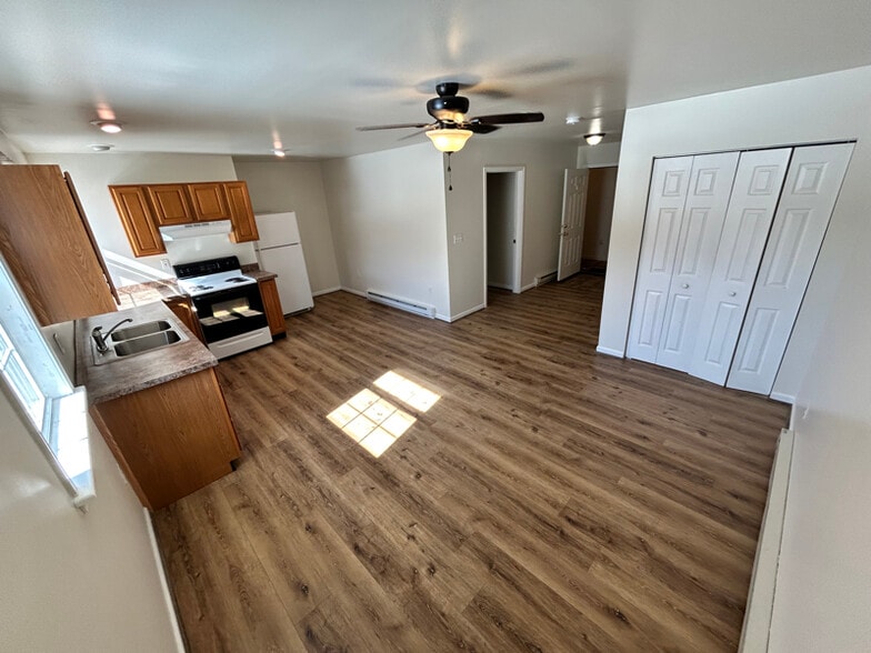 Building Photo - 231 Constant Ave