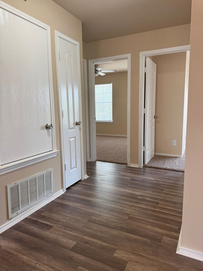 Building Photo - 9061 Clearwood Pth