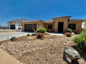 Building Photo - Beautiful Pet-Friendly 4-BR Home in Hurricane