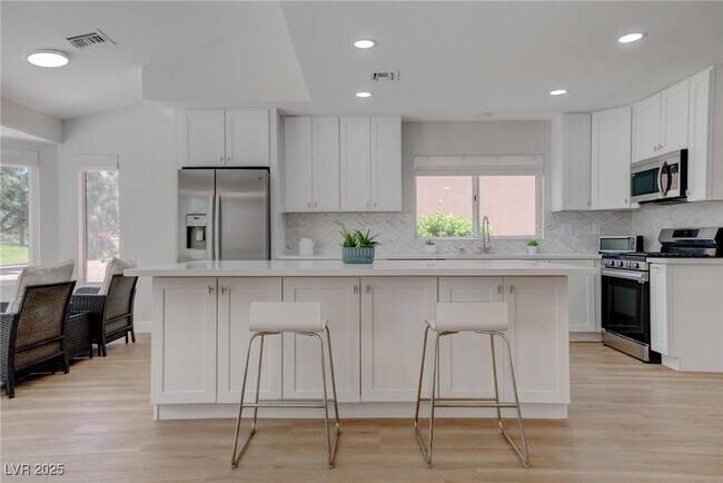 Building Photo - 3040 Hidden Treasure Dr