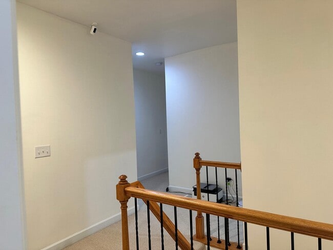 Building Photo - 10110 Paxton Run Rd