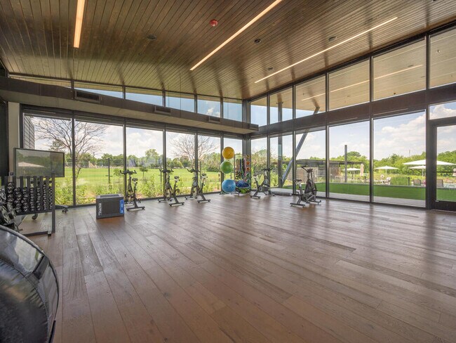 Building Photo - 7700 Dylan Dr