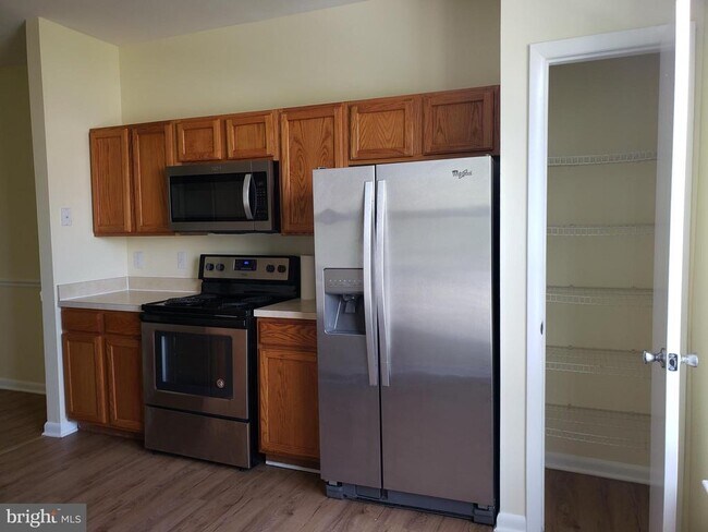 Building Photo - 18022 Royal Bonnet Cir