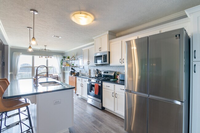 Building Photo - 4830 Fairmont Dr