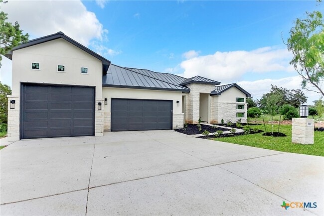 Building Photo - 102 Prairie