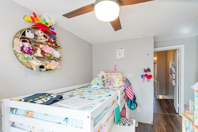 Building Photo - Fitler Square Three Bed Home