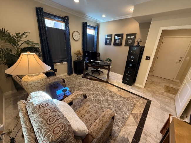 Building Photo - 239 E Fountain Blvd