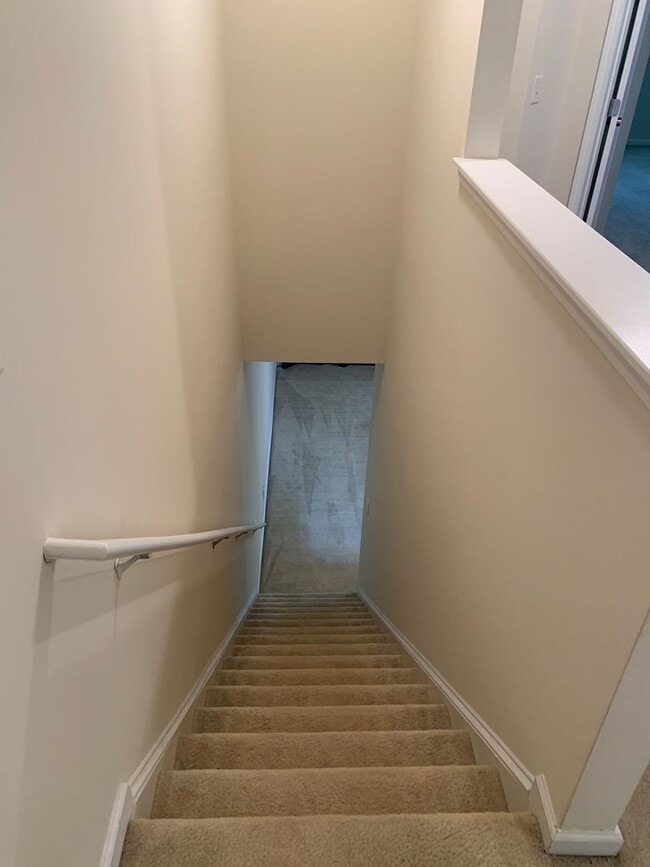 Building Photo - Beautiful 3 Bedroom Townhome in Raleigh near beautiful park! Apply Now!