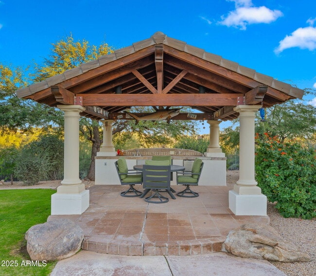 Building Photo - 5910 E Cielo Run S