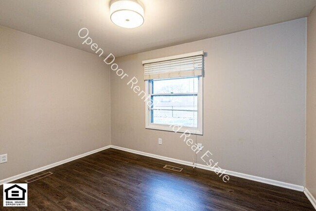 Building Photo - 6305 Salge Dr