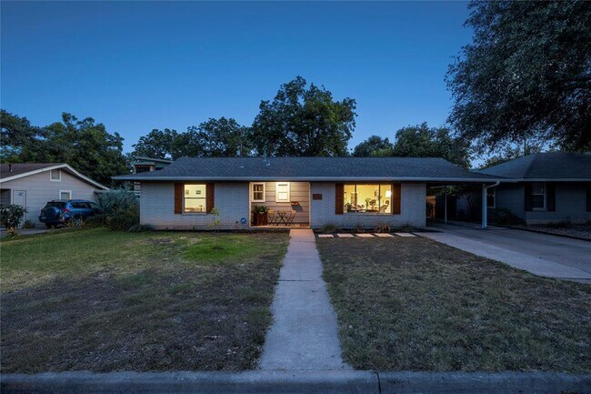 Building Photo - 1611 Ashberry Dr