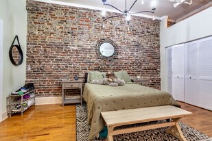 Building Photo - 418 S Gay St