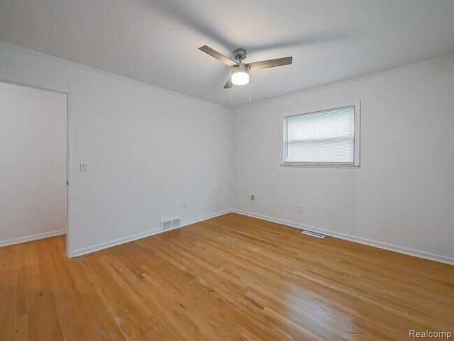 Building Photo - 7580 Thornwood St