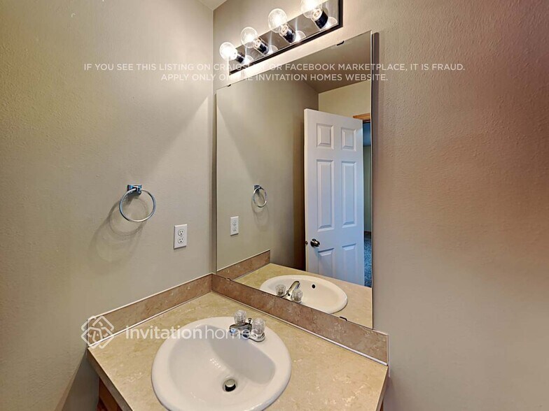 Building Photo - 1723 181st St E