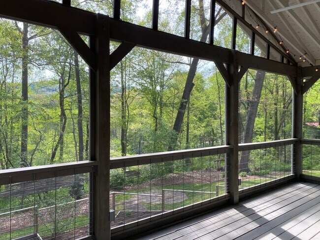 Building Photo - East AVL - Mid Century Modern Beauty in Bo...