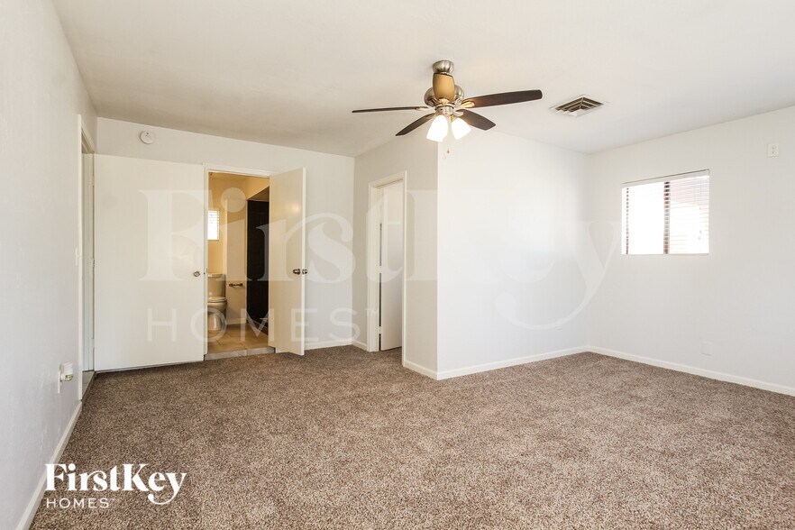 Building Photo - 9808 N 47th Ave