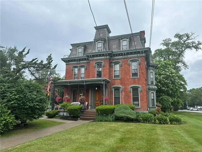 Building Photo - 2612 Genesee St