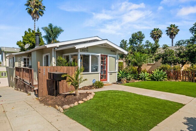 Building Photo - Spacious and conveniently located 2b/2bath single family home, available for Mid-January 2026!!!!!