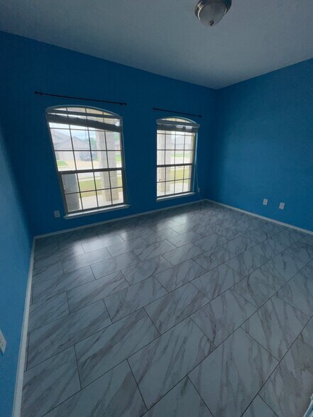 Building Photo - 104 Christopher Dr