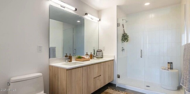 Building Photo - 817 N 6th St