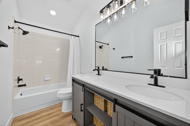 Building Photo - 17422 Bending Post Dr