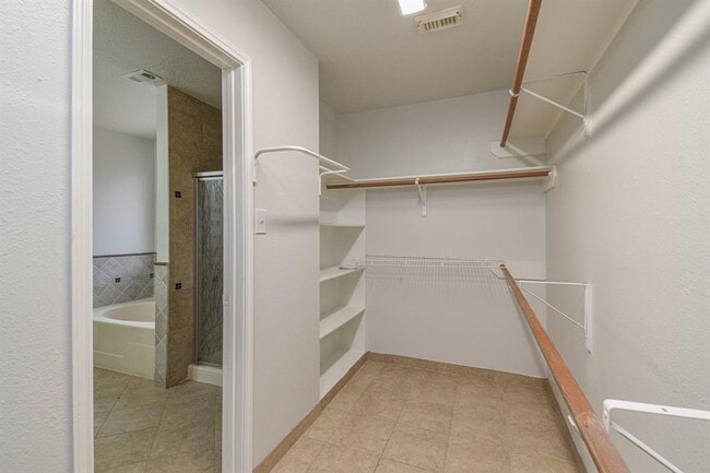 Building Photo - 8914 Emerald Heights Ln
