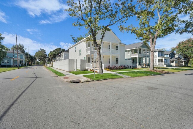 Building Photo - East Duffy Street