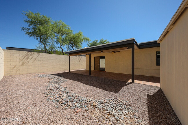 Building Photo - 7006 E Jensen St