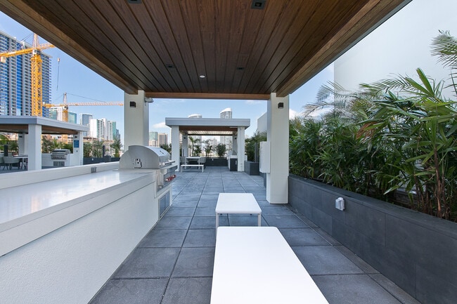 Building Photo - 641 Ke’eaumoku St