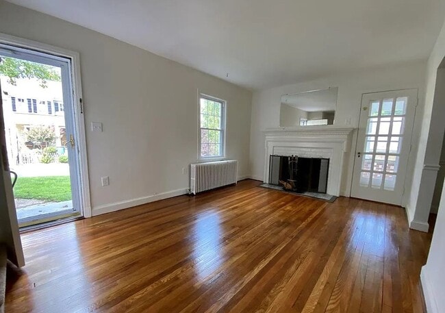 Building Photo - Charming 3BR/1BA Home in Prime Bethesda Location