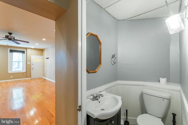 Primary Photo - 4651 Sheldon St