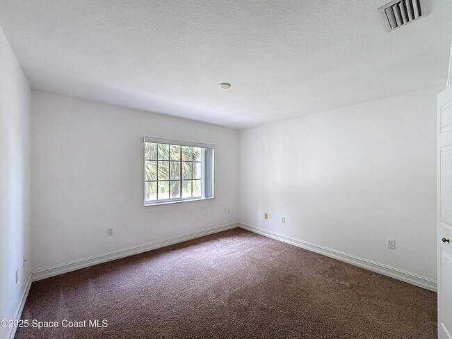Building Photo - 2464 Hemingway Ln