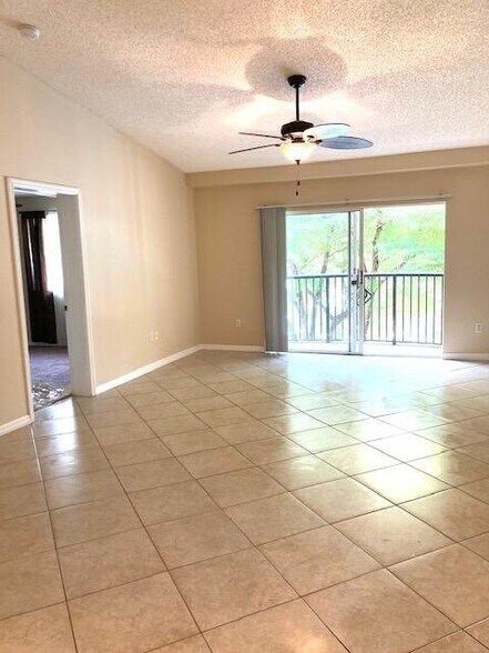 Building Photo - 1700 Crestwood Ct S